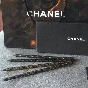 Chanel pencil set with bag